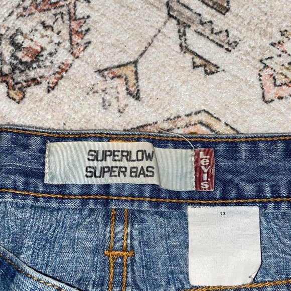 Levi’s Low Waisted Denim Skirt - Picture 3 of 6